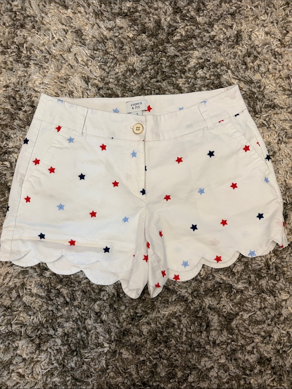 Crown &Ivy White Scallop Hem Shorts with Red, Navy & Light Blue Stars size 4